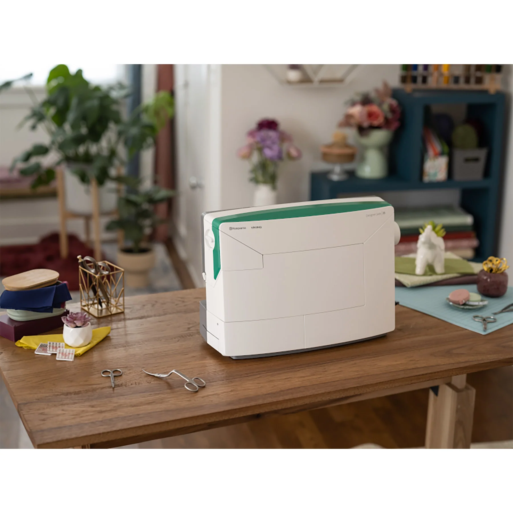 HUSQVARNA® VIKING® DESIGNER JADE™ 35 Sewing & Embroidery Machine - Image 10