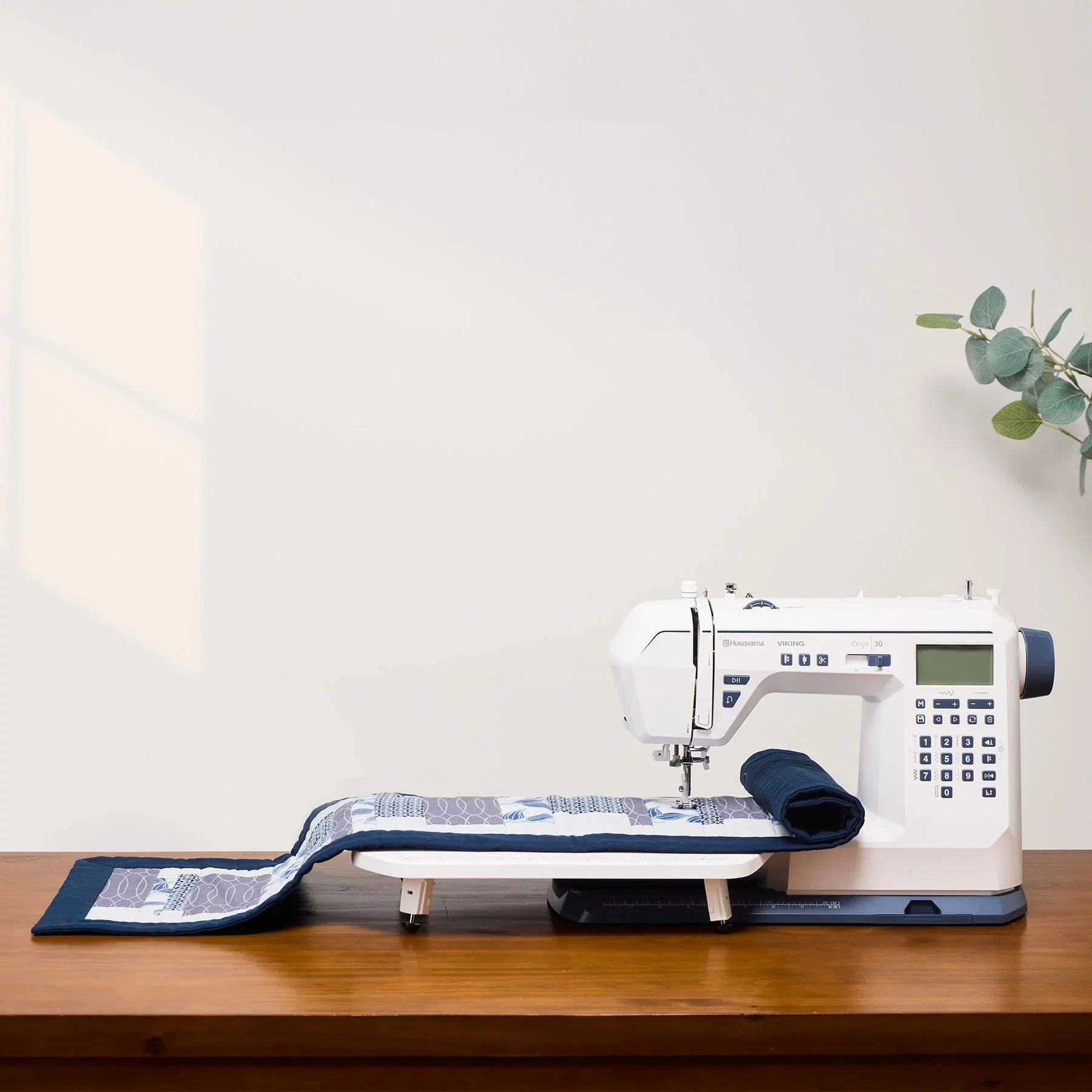HUSQVARNA® VIKING® Extension Table for ONYX™ 30 - Image 3