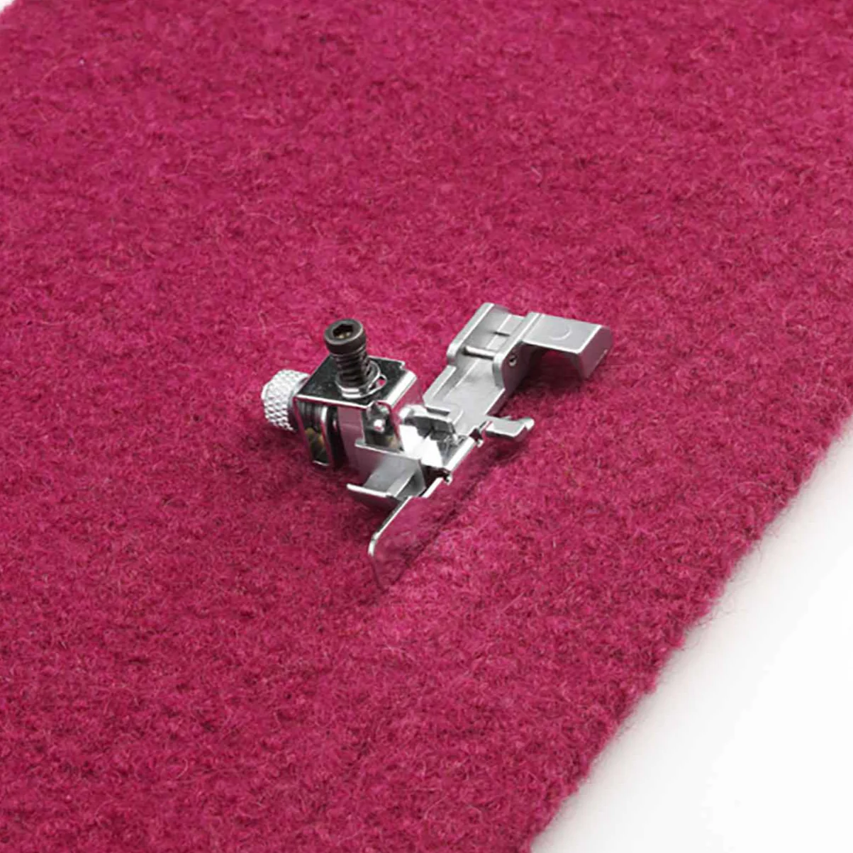 HUSQVARNA® VIKING® Overlock Feet Kit - Image 4