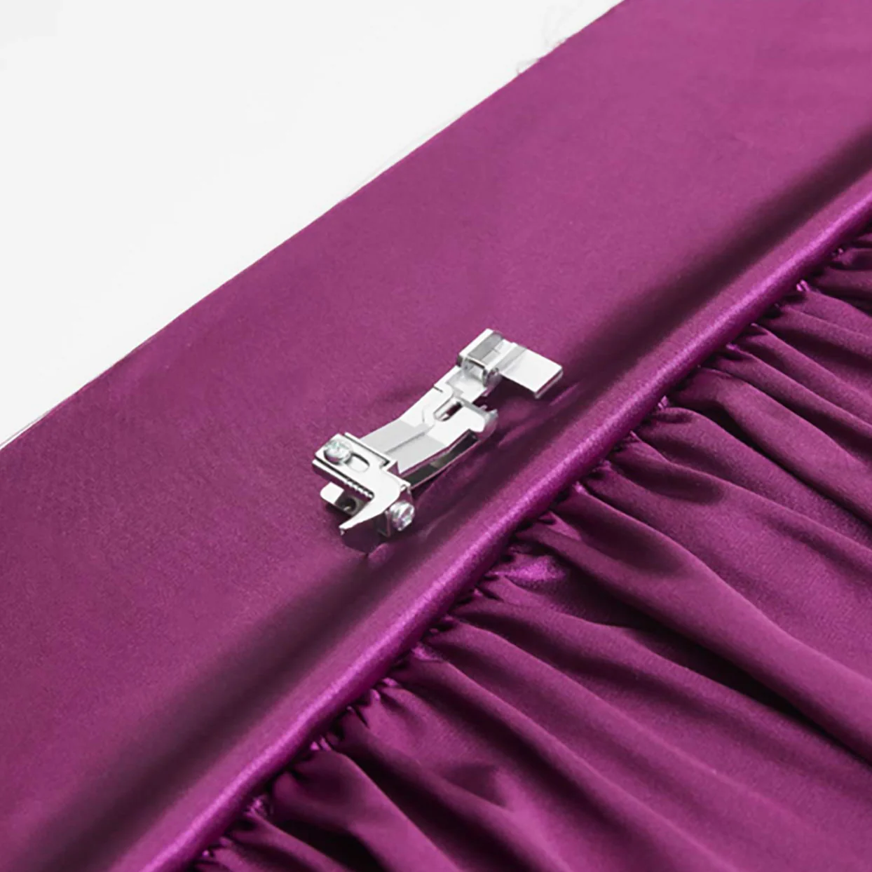 HUSQVARNA® VIKING® Overlock Feet Kit - Image 5