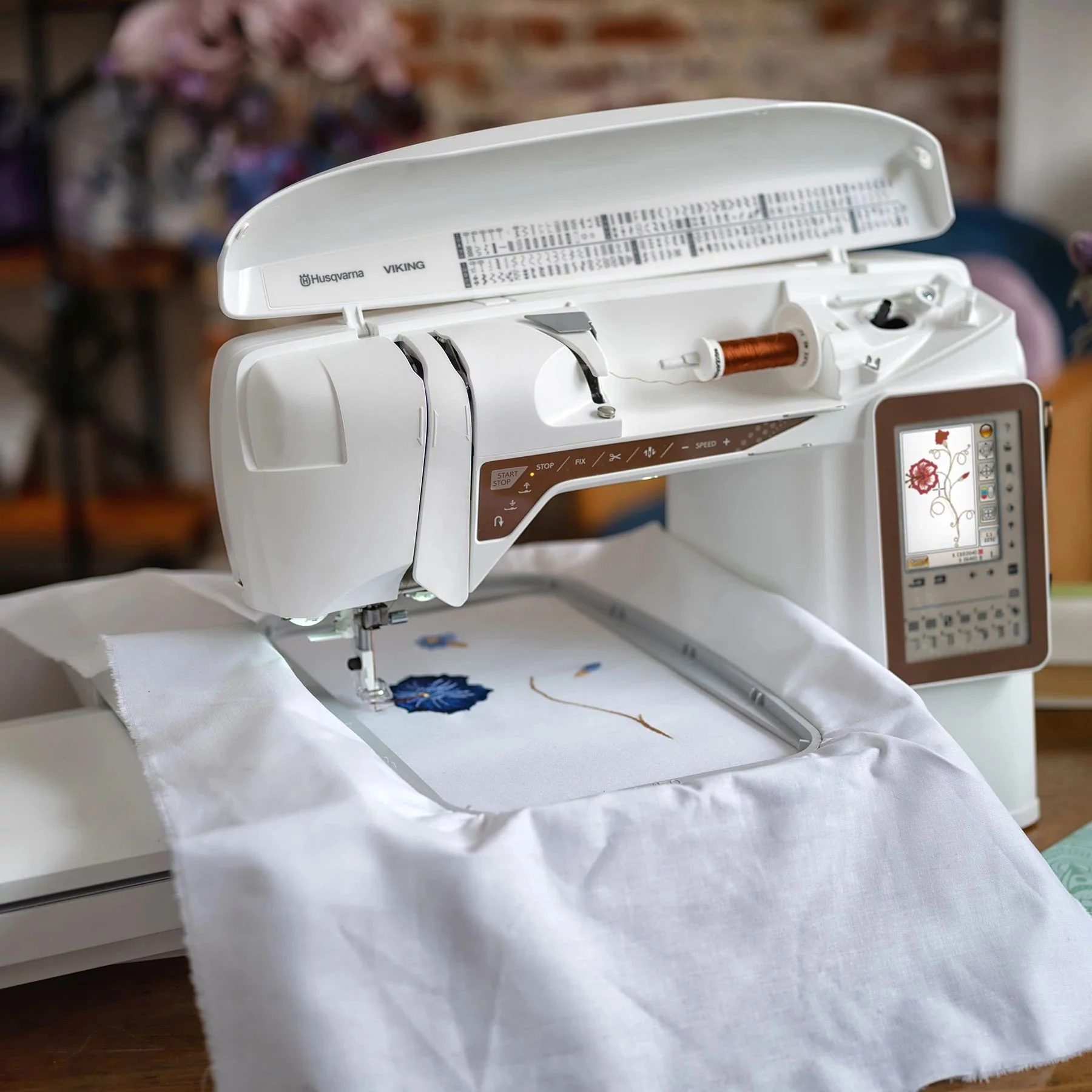 HUSQVARNA® VIKING® Refurbished DESIGNER TOPAZ™ 40 Sewing & Embroidery Machine - Image 3