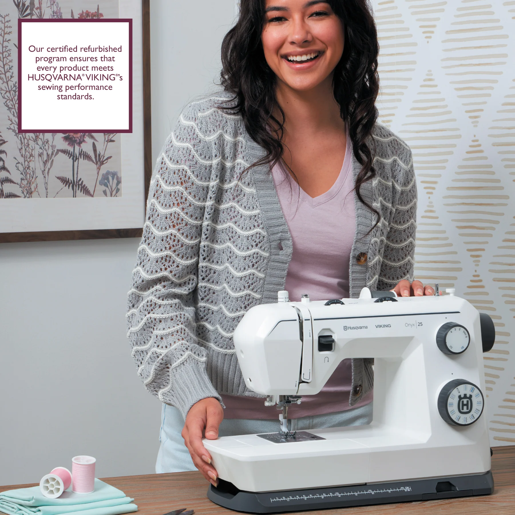 HUSQVARNA® VIKING® Refurbished ONYX™ 25 Sewing Machine - Image 2