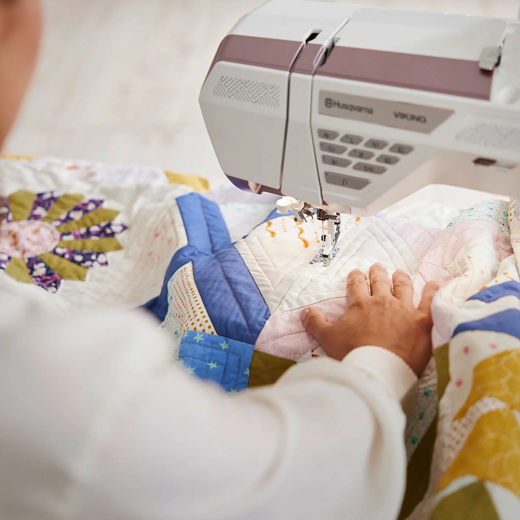 HUSQVARNA® VIKING® Refurbished EPIC™ QUILT™ 97 Sewing Machine - Image 4