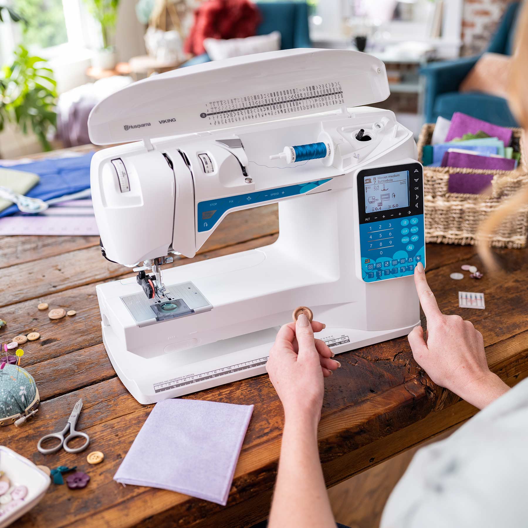 HUSQVARNA® VIKING® OPAL™ 650 Sewing Machine - Image 2