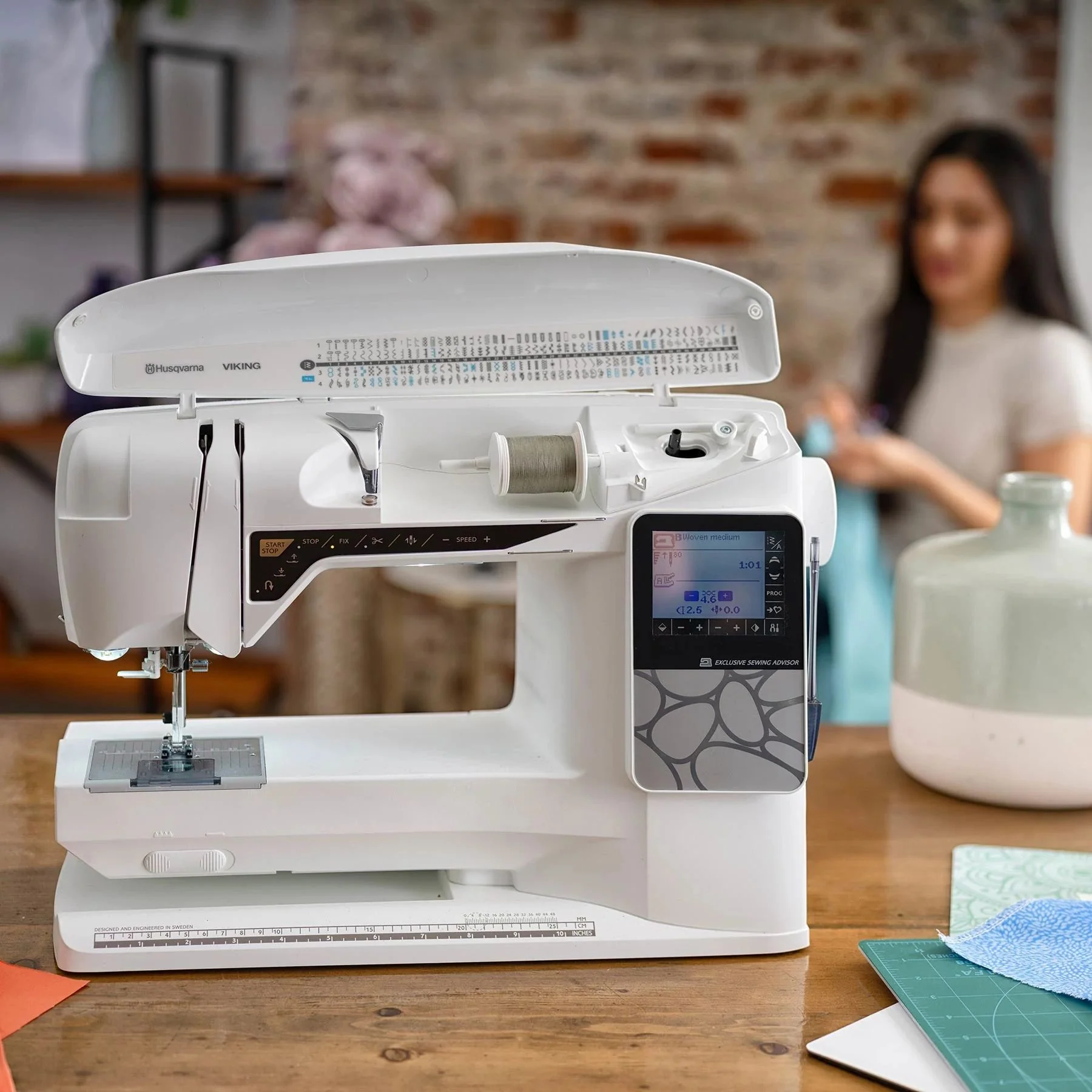 HUSQVARNA® VIKING® Refurbished OPAL™ 690Q Sewing Machine - Image 7
