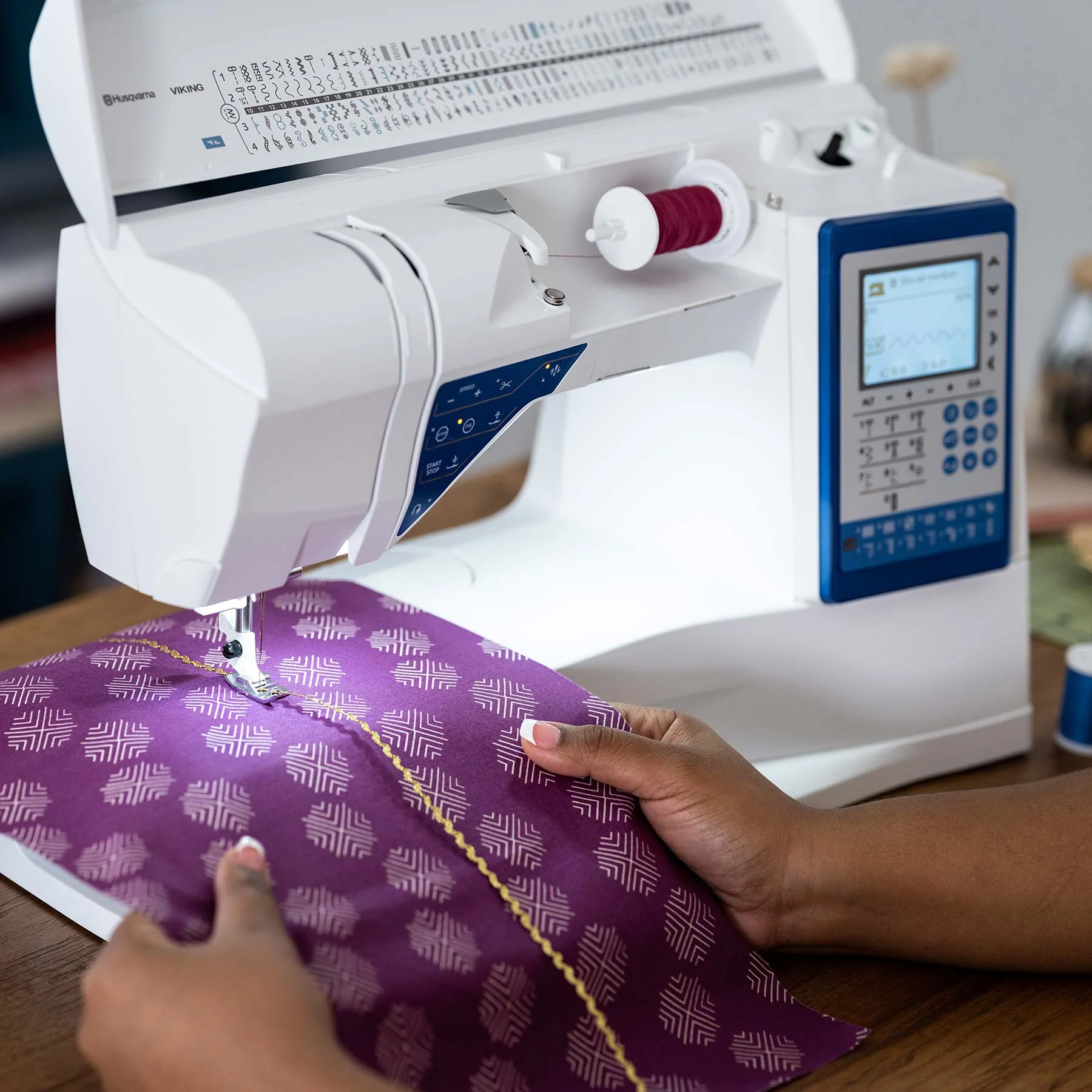 HUSQVARNA® VIKING® SAPPHIRE™ 930 Sewing Machine - Image 2