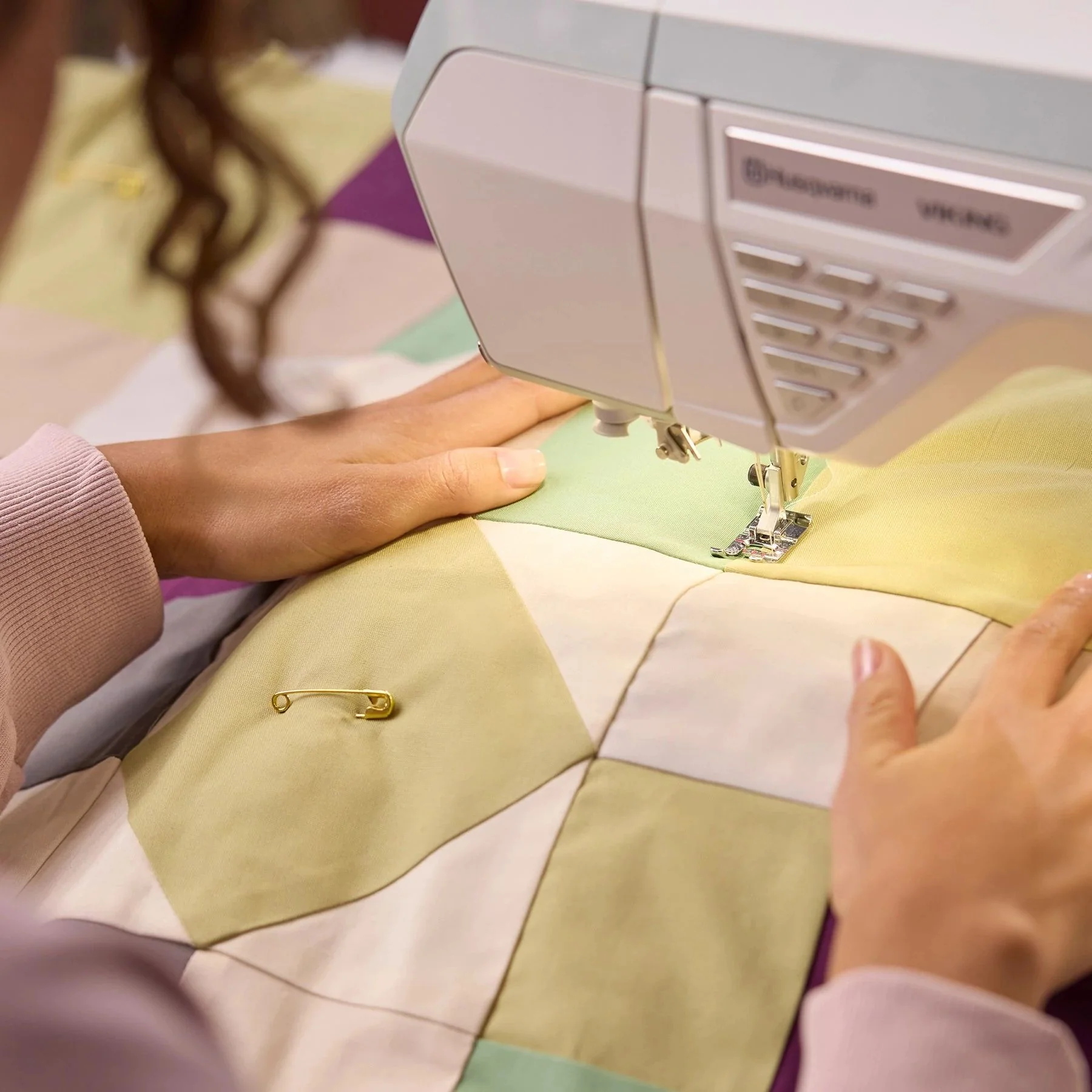 HUSQVARNA® VIKING® TOPAZ™ 55Q Sewing Machine Quilting Bundle - Image 4