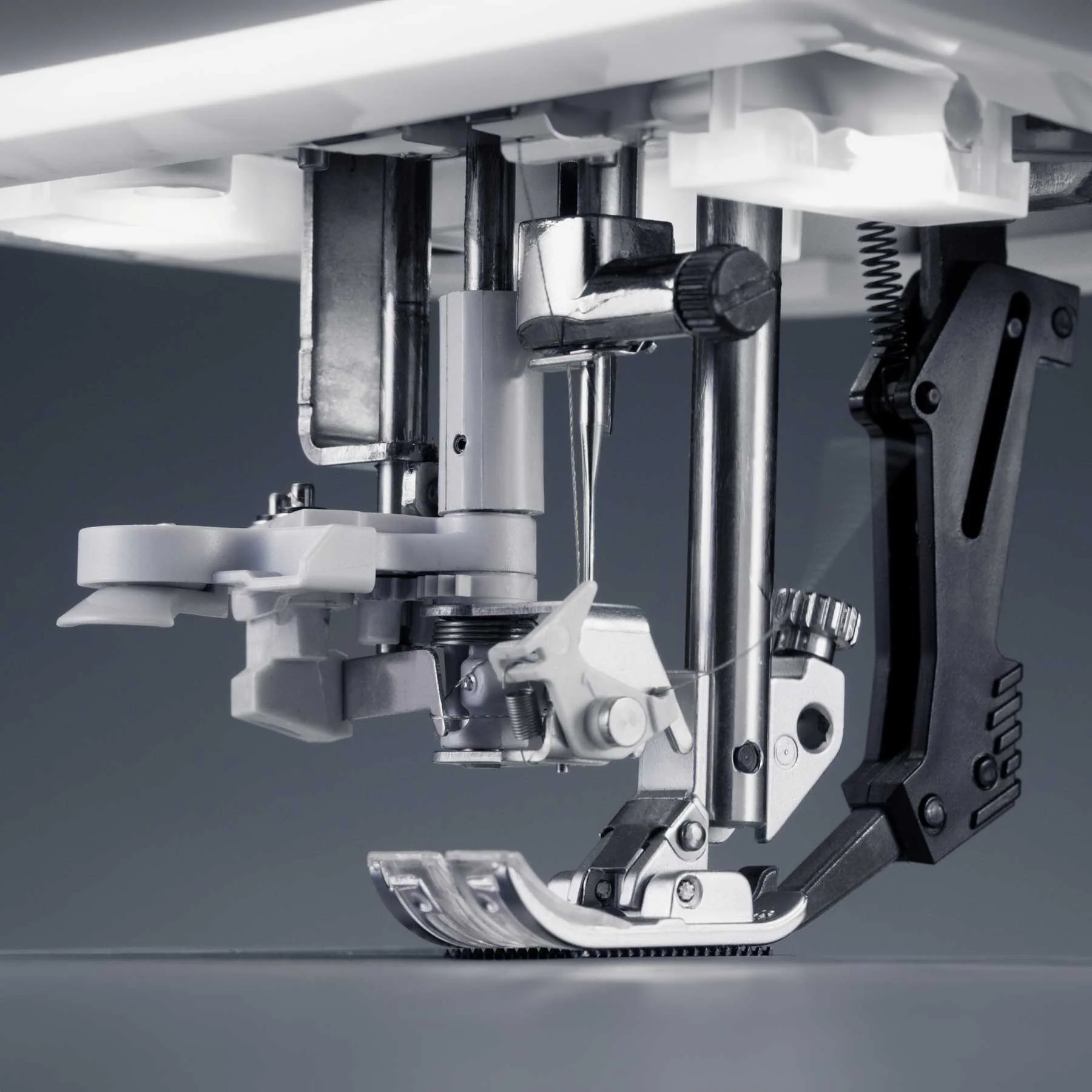 PFAFF® expression™ 715 Sewing Machine - Image 12