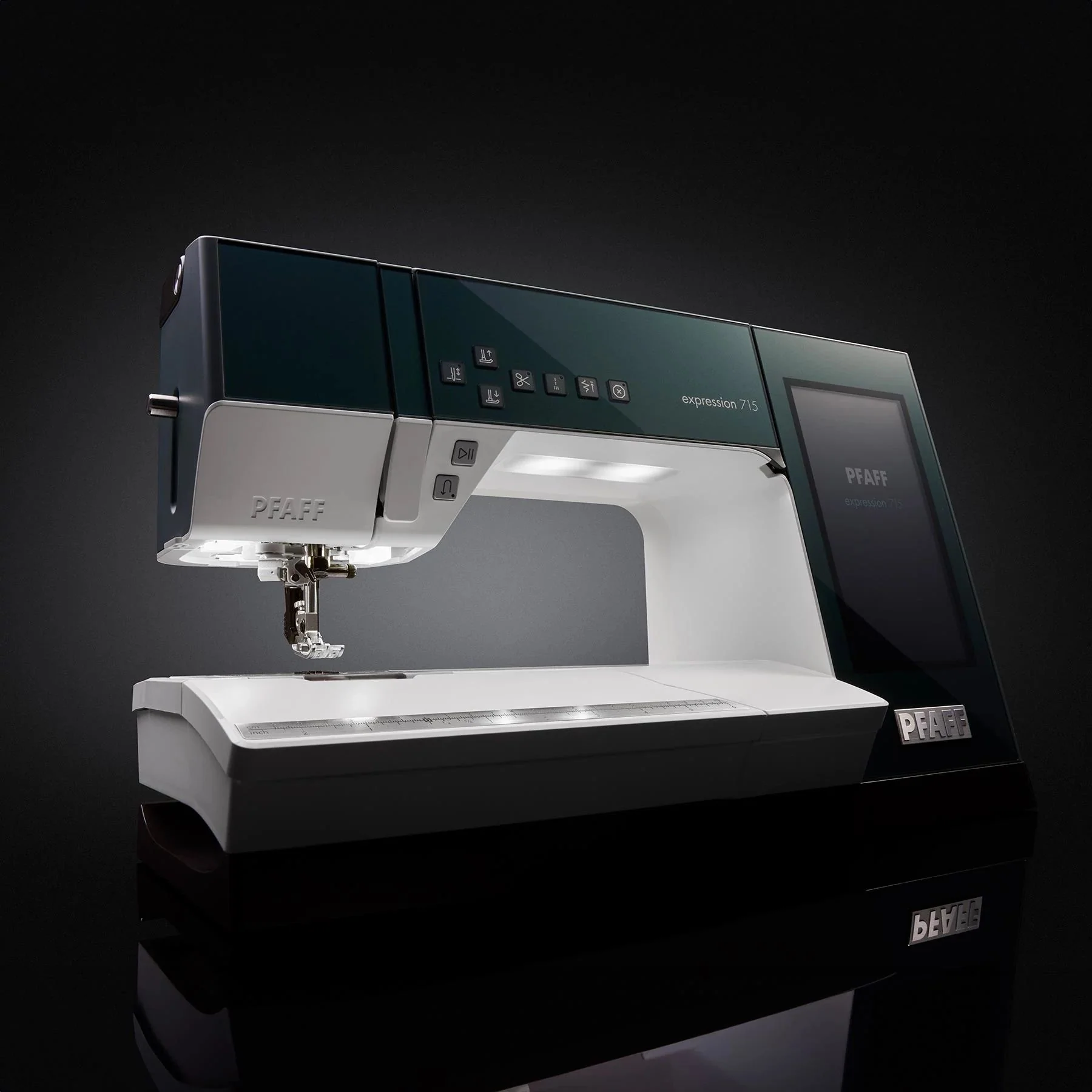 PFAFF® expression™ 715 Sewing Machine - Image 2