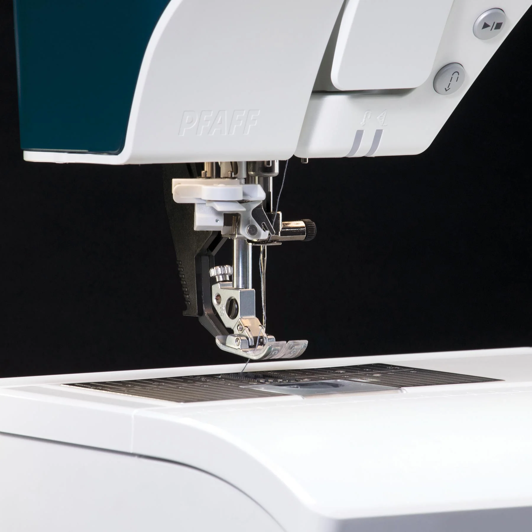 PFAFF® performance icon™ Sewing Machine Quilting Bundle - Image 11
