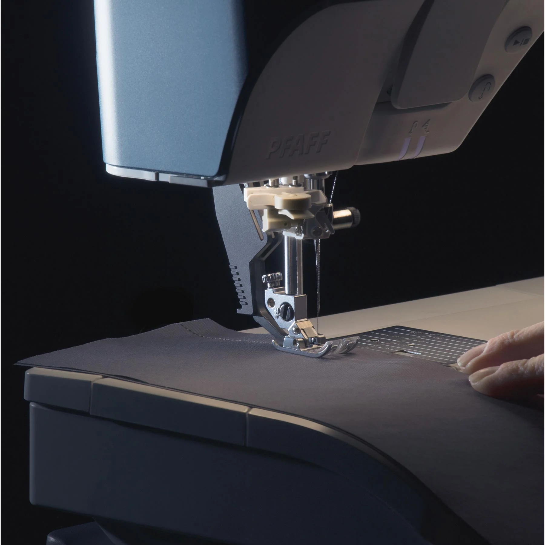 PFAFF® performance icon™ Sewing Machine Quilting Bundle - Image 13