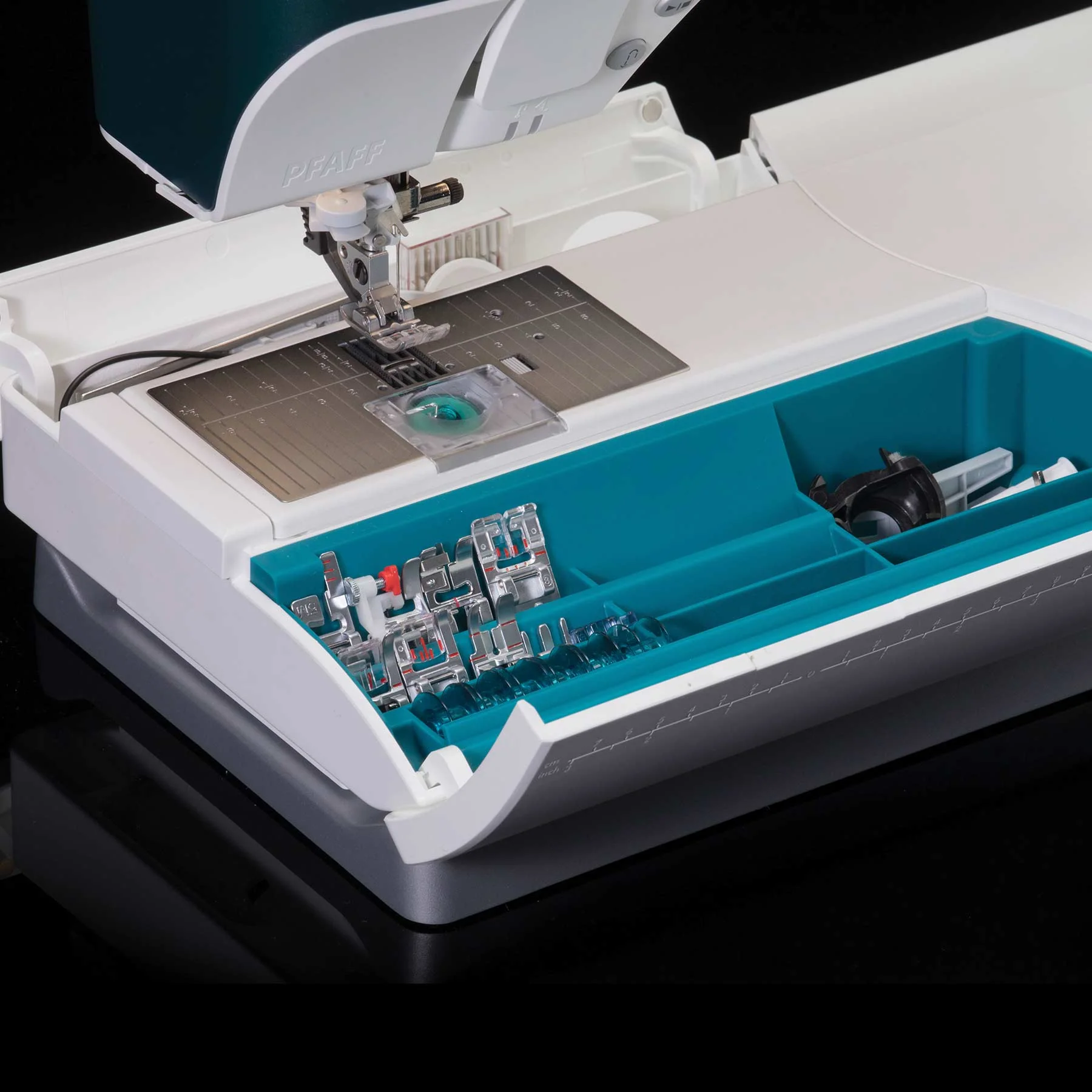 PFAFF® performance icon™ Sewing Machine Quilting Bundle - Image 9