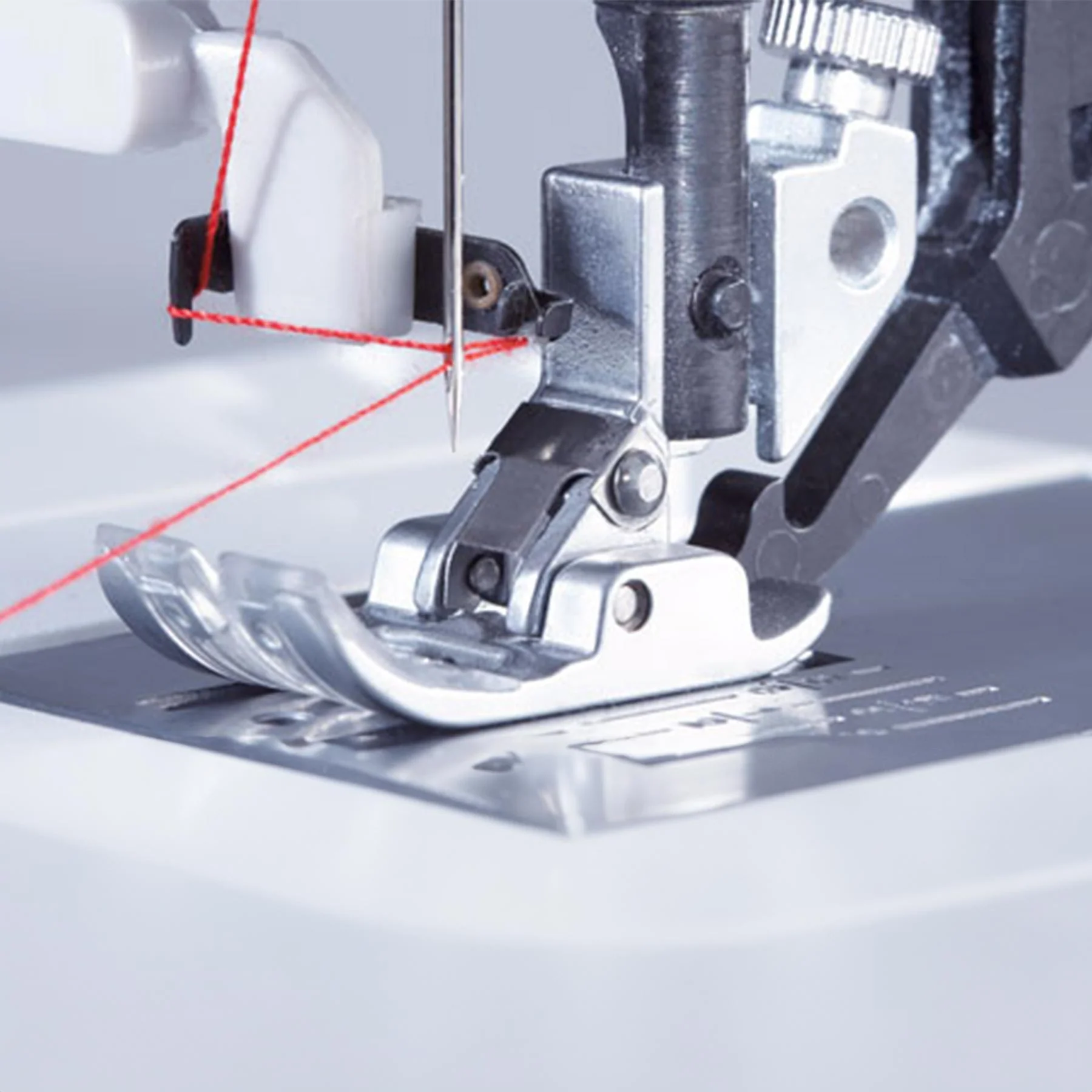 PFAFF® select™ 4.2 Sewing Machine - Image 8