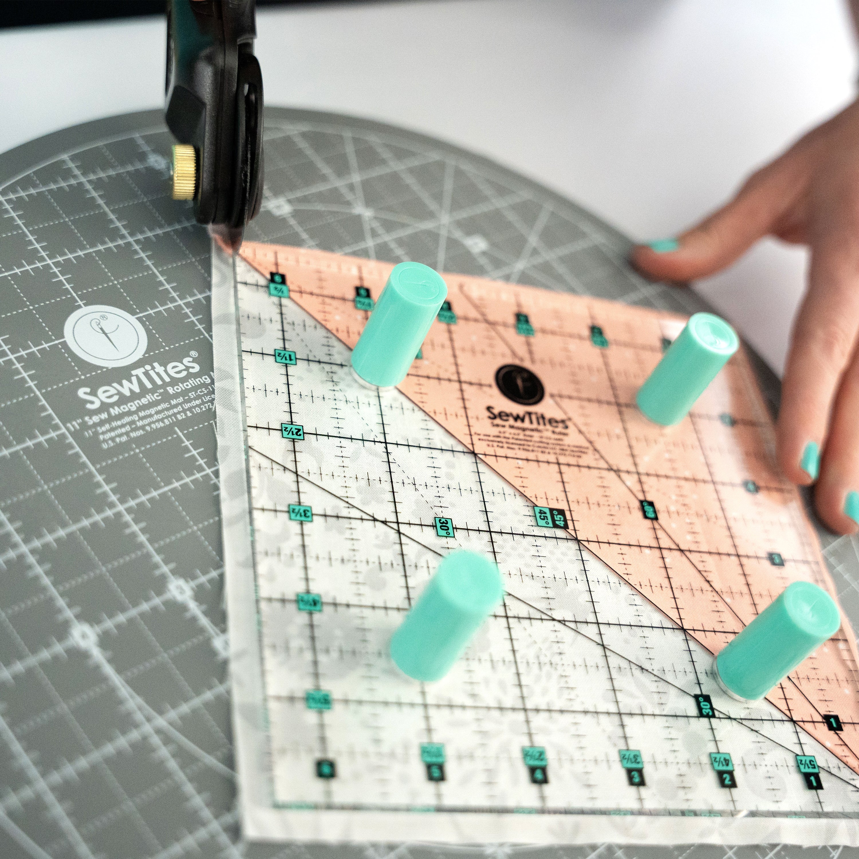 Sew Magnetic 11" Rotating Self-Healing Cutting Mat by SewTites - Image 5