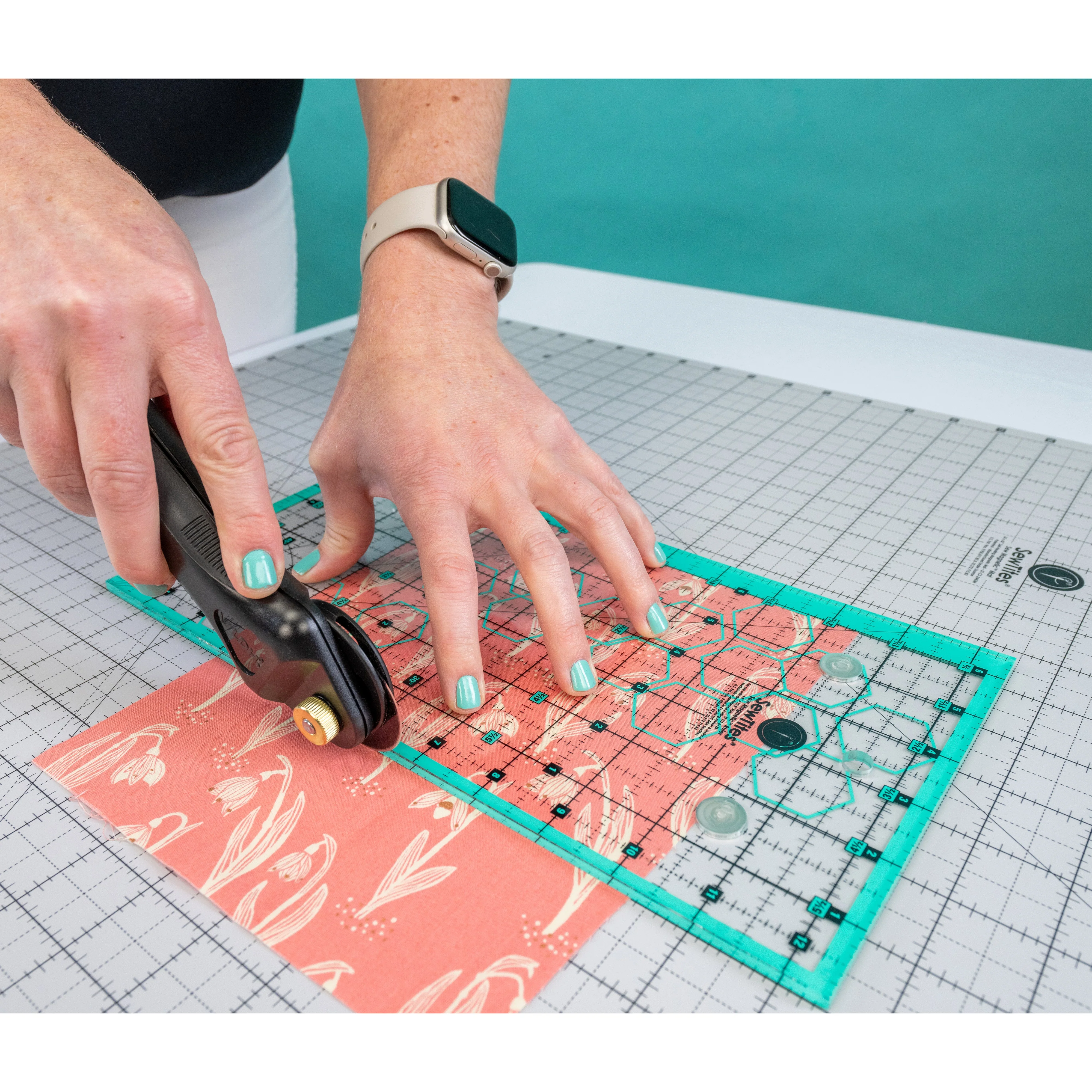 Sew Magnetic 6.5" x 12.5" Ruler by SewTites - Image 3