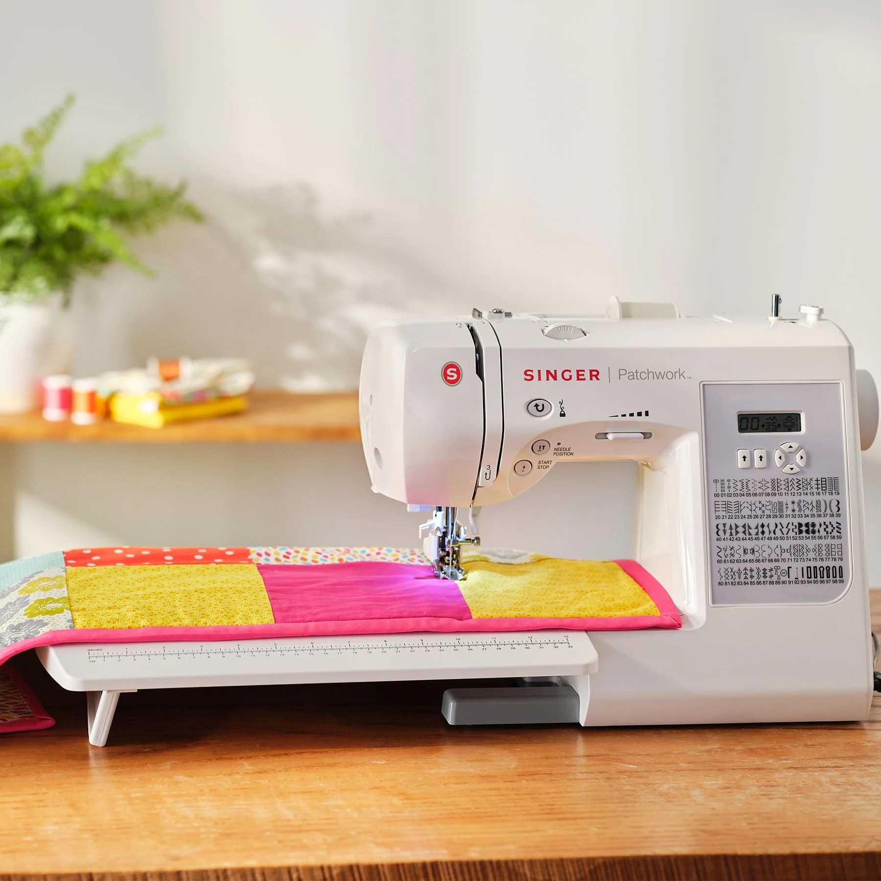 SINGER® Patchwork 7285Q Sewing & Quilting Machine - Image 2