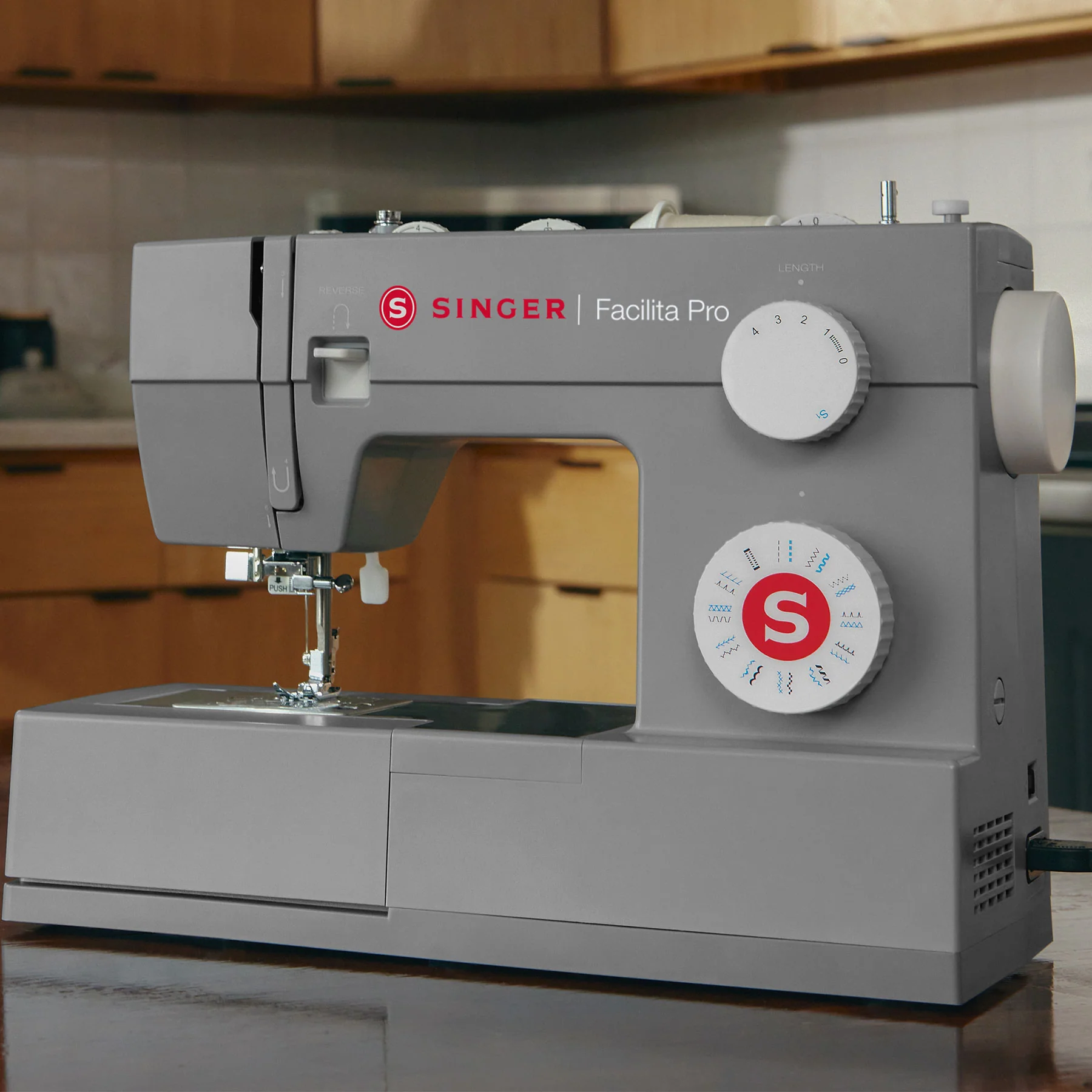 SINGER® Facilita Pro 4423 Sewing Machine - Image 2