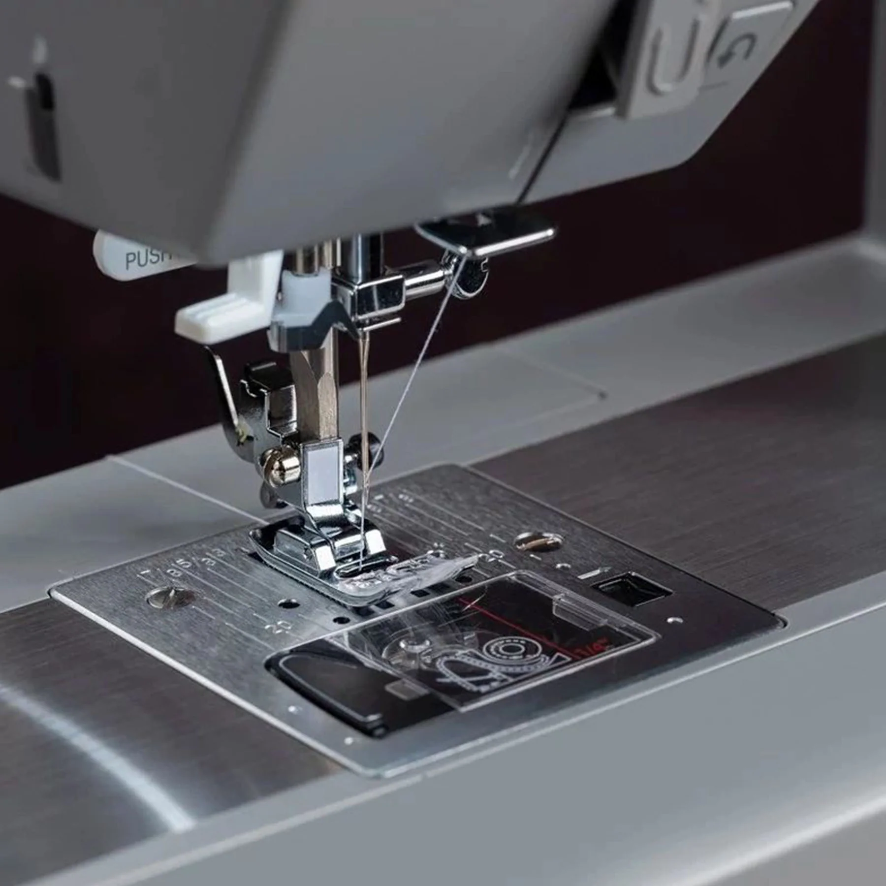 SINGER® Heavy Duty 6620C Sewing Machine - Image 4