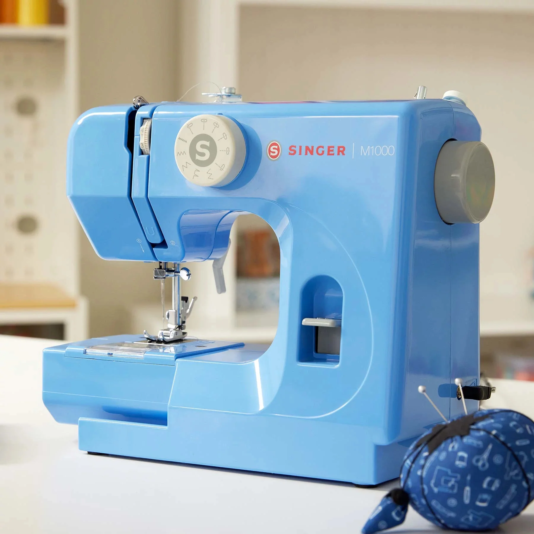 SINGER® M1000 Blue Mending Machine - Image 6