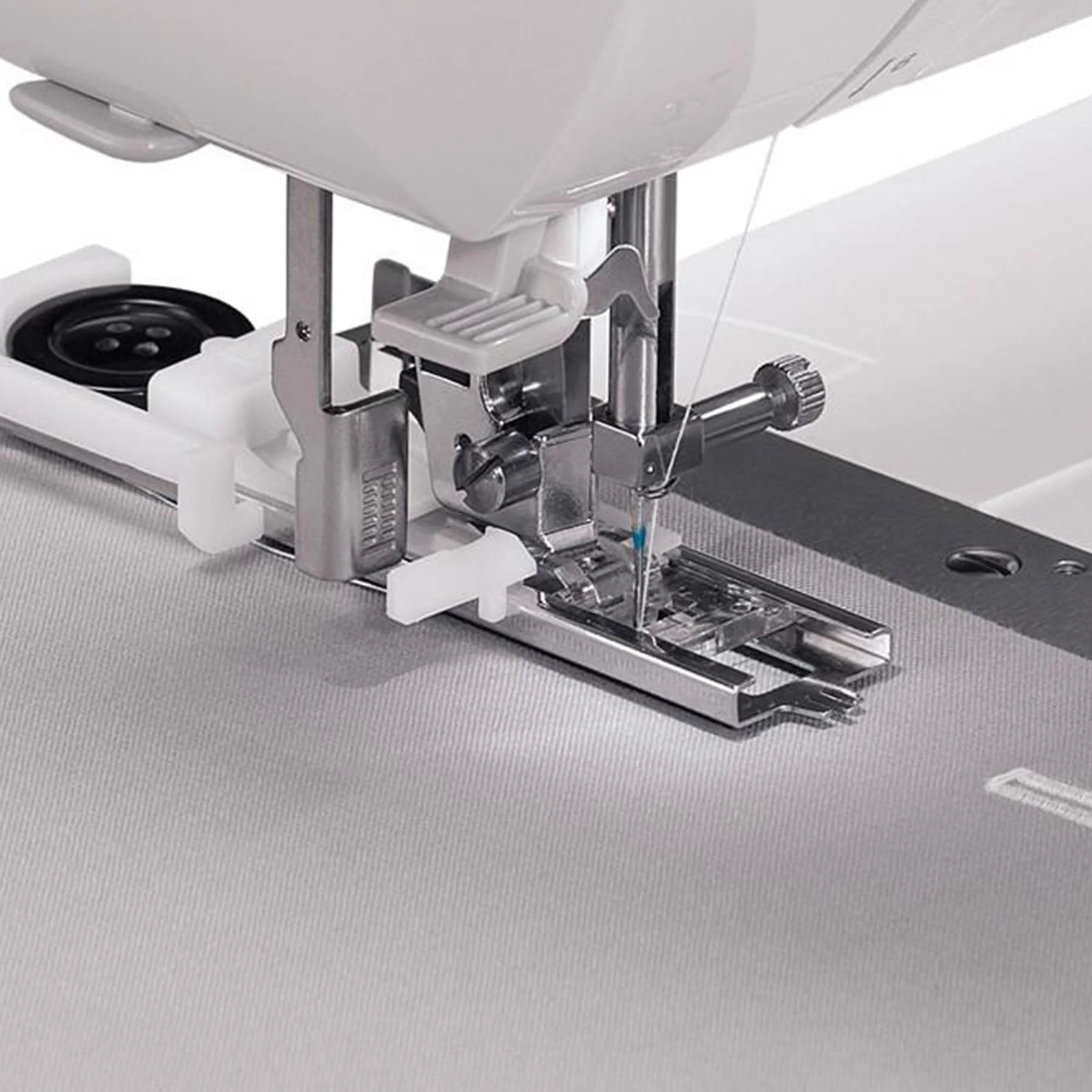 SINGER® Quantum Stylist 9985 Sewing Machine - Image 4