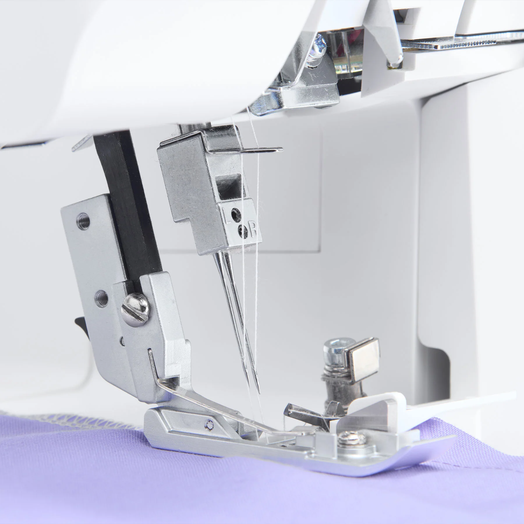 SINGER® S0600 Serger - Image 8