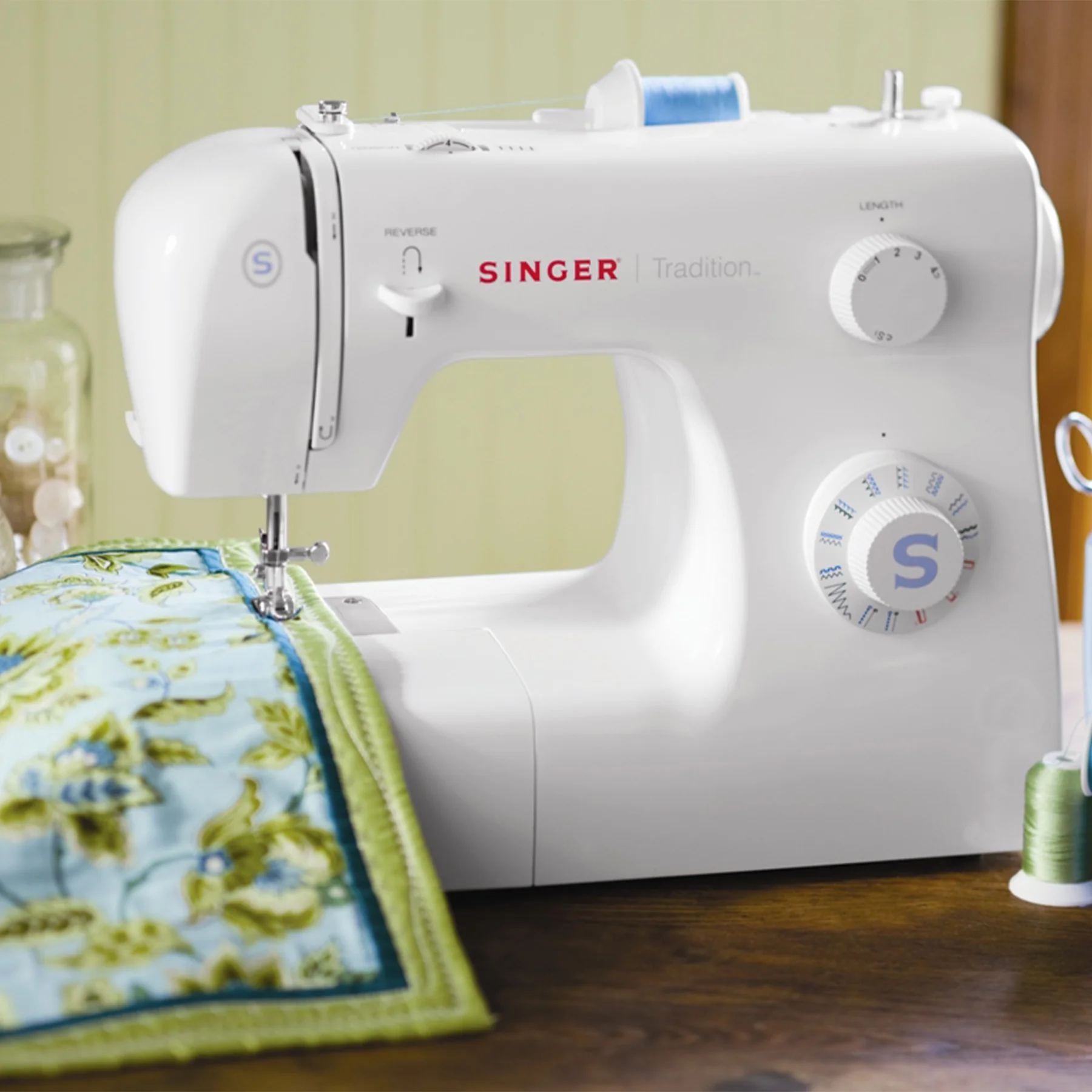 SINGER® Tradition 2259 Sewing Machine - Image 2