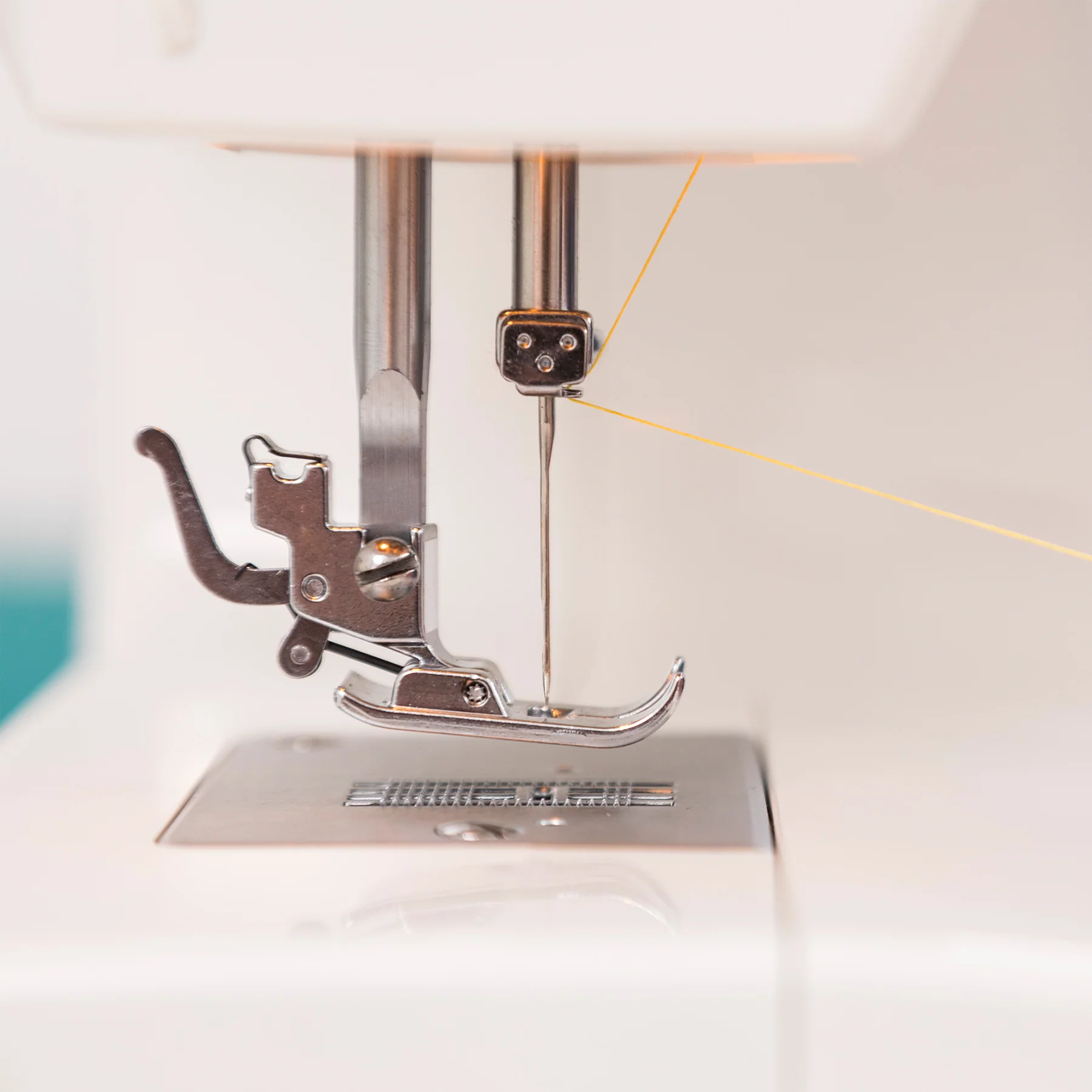 SINGER® Tradition 2259 Sewing Machine - Image 4