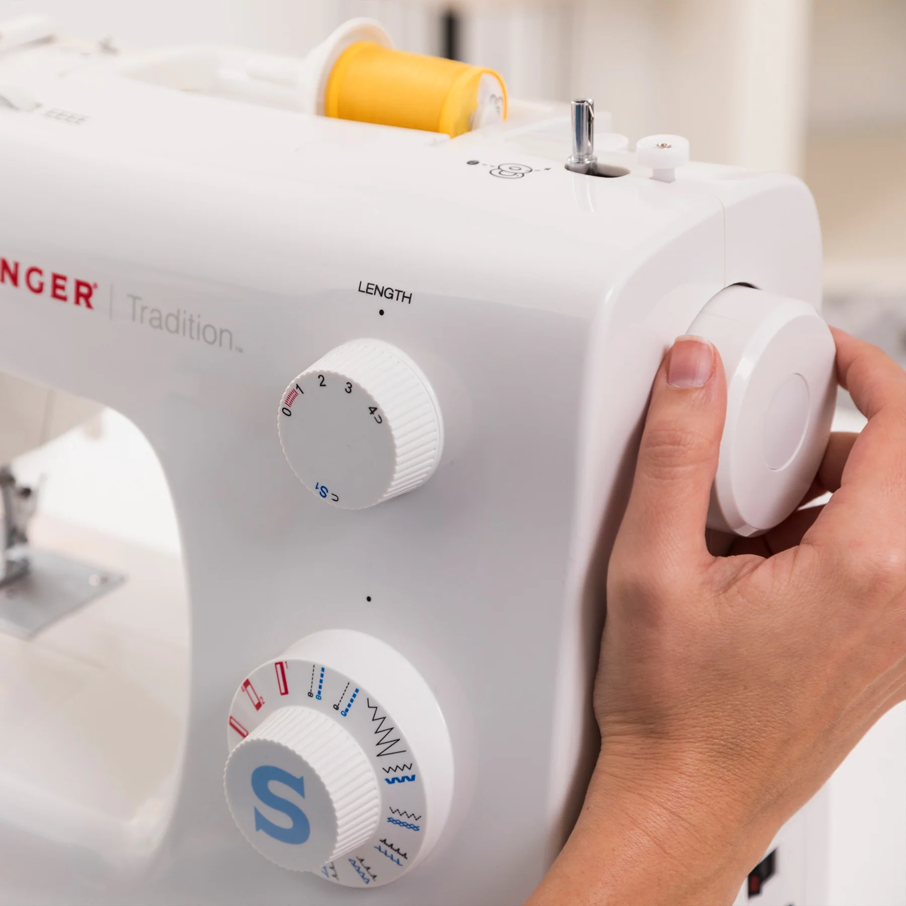 SINGER® Tradition 2259 Sewing Machine - Image 6