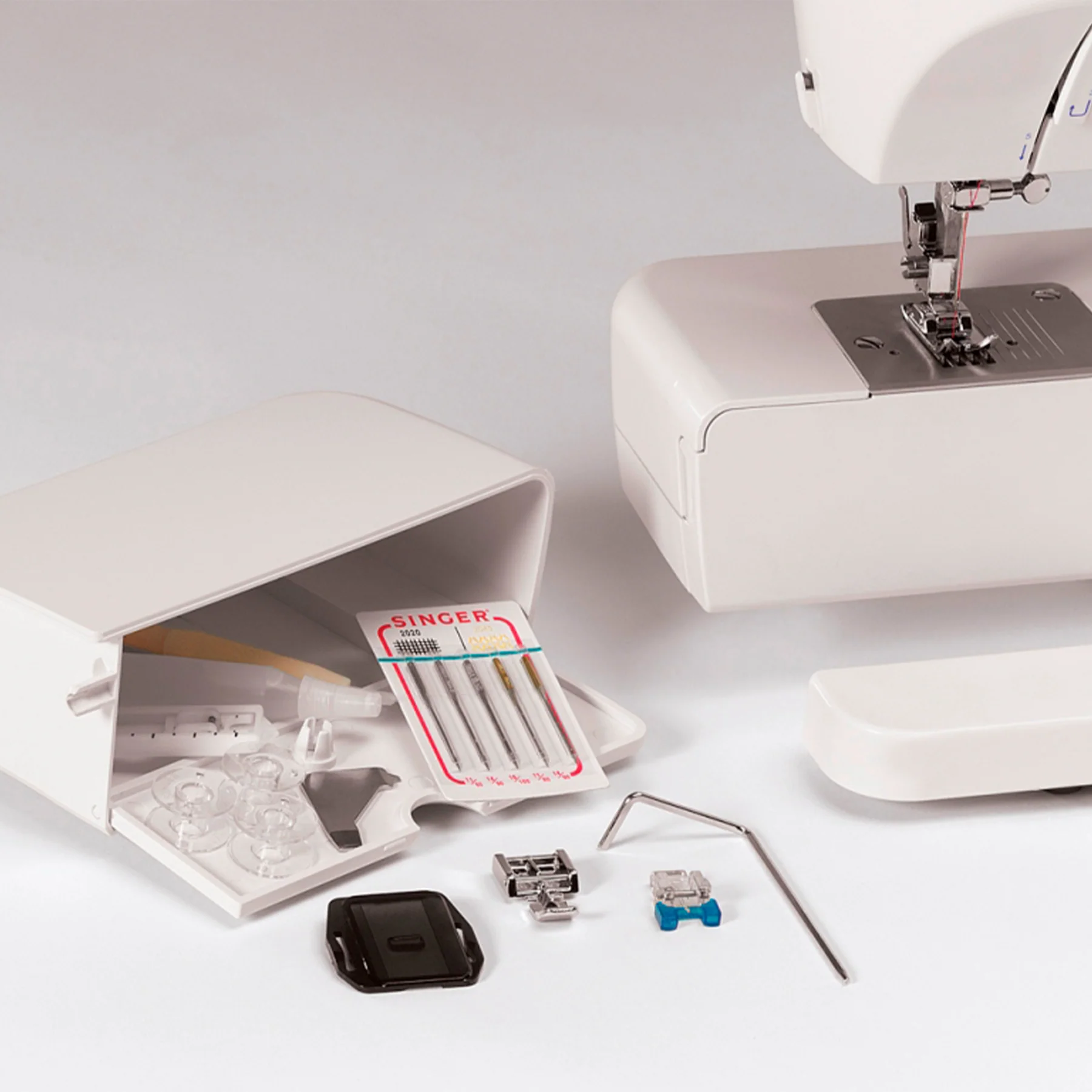 SINGER® Tradition 2259 Sewing Machine - Image 8